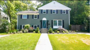 Spacious 4bd Modern Home in Convenient Bethesda